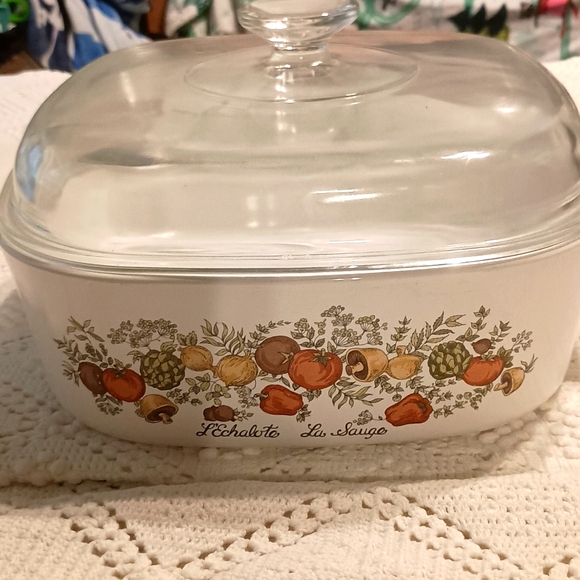 Corningware L'Echalote La Sausage 4 qt A-84-B with lid. Excellent Dutch Oven pan